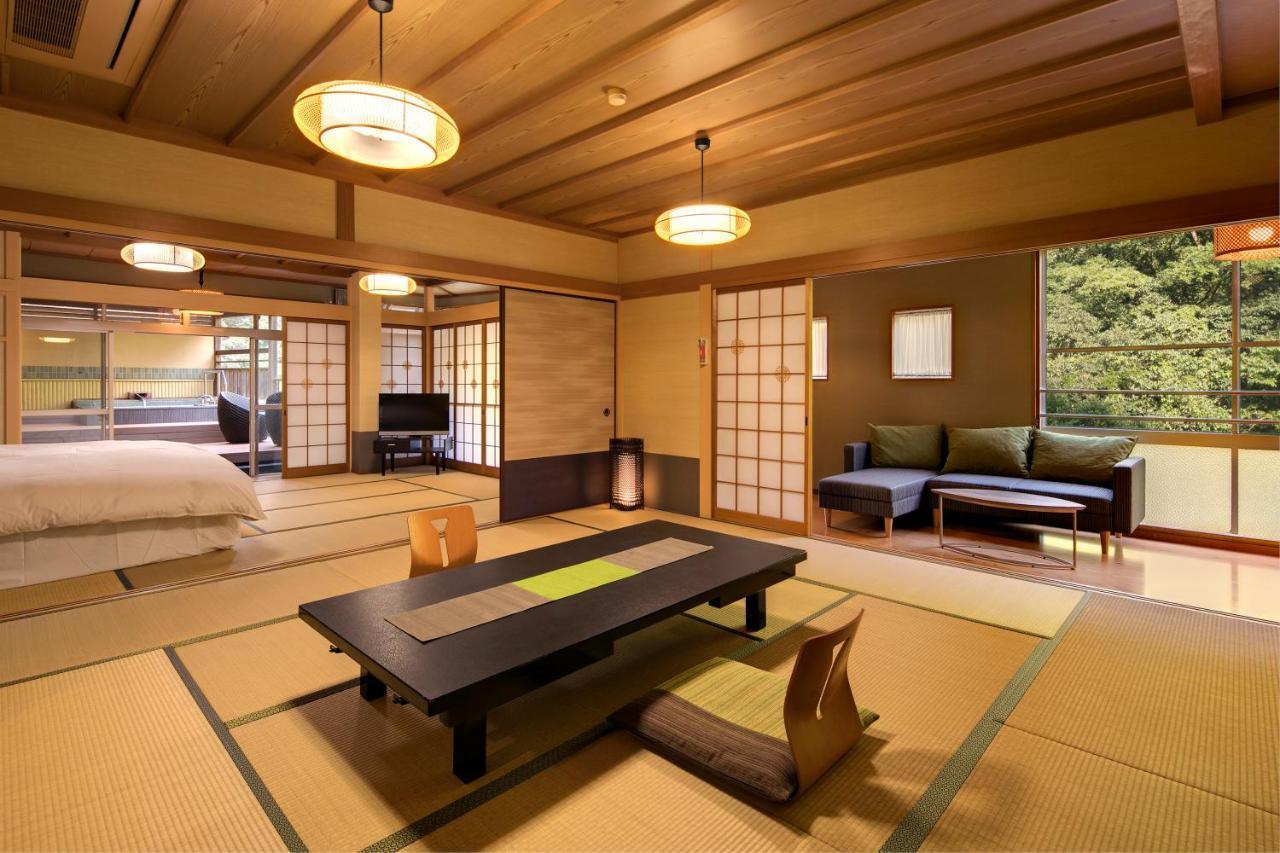 Hananosato Onsen Sansuikan Такацукі Екстер'єр фото